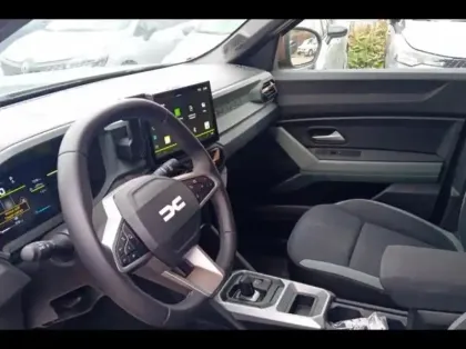 Photo 9 Dacia Duster  1.6 hybrid 140ch Extreme