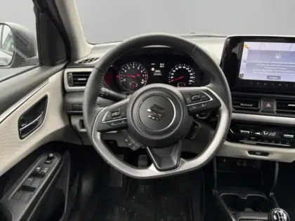 Photo 14 Suzuki Swift  1.2 Hybrid 83ch Pack