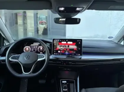 Photo 11 Volkswagen Golf  1.5 eTSI EVO2 150ch Style DSG7