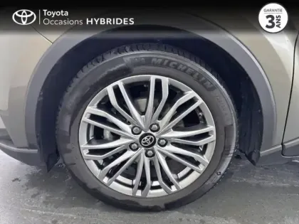 Photo 8 Toyota C-HR  184h Distinctive 2WD E-CVT MY22
