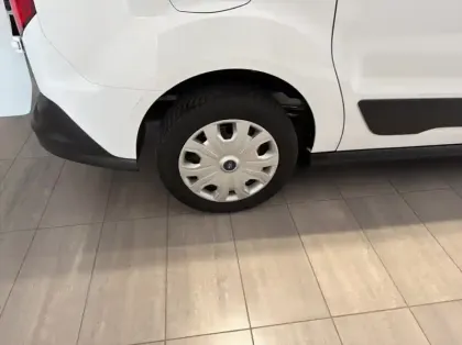 Photo 13 Ford Transit Connect Fourgonnette L2 1.0E 100ch E85 Trend