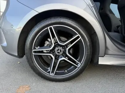 Photo 5 Mercedes Classe A 180 d AMG Line