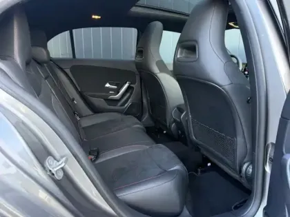 Photo 11 Mercedes Classe A 180 d AMG Line