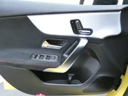 Photo 19 Mercedes Classe A 200 AMG Line