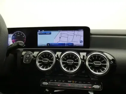 Photo 11 Mercedes Classe A 200 AMG Line