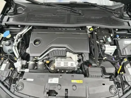 Photo 6 Peugeot 308 Gén. III Ph1 GT 5