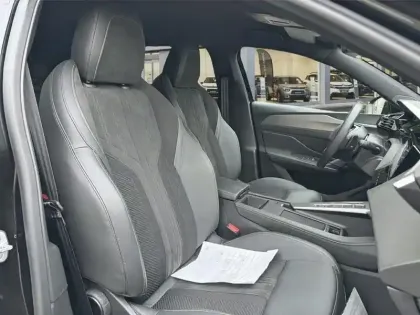 Photo 8 Peugeot 308 Gén. III Ph1 GT 5