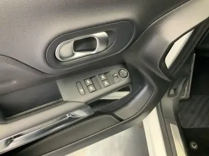 Photo 19 Citroën C5 aircross  Hybride Rechargeable 225 e-EAT8 Shine