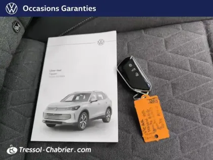 Photo 15 Volkswagen Tiguan  1.5 eTSI 131ch DSG7 VW Edition