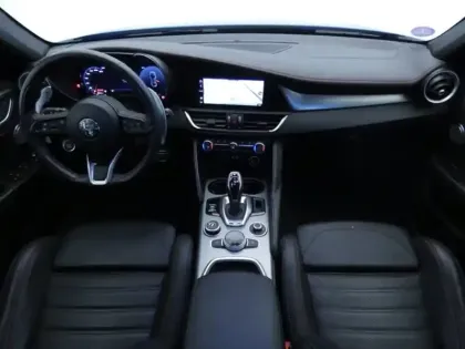 Photo 37 Alfa Romeo Giulia Competizione Q4 2.0 280 ch BVA8