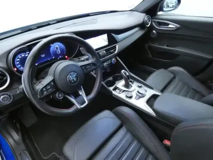 Photo 14 Alfa Romeo Giulia Competizione Q4 2.0 280 ch BVA8