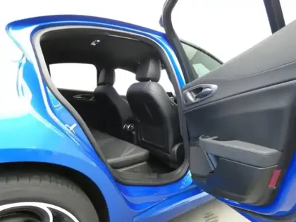 Photo 7 Alfa Romeo Giulia Competizione Q4 2.0 280 ch BVA8