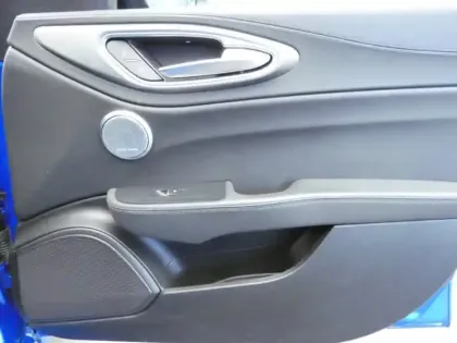 Photo 16 Alfa Romeo Giulia Competizione Q4 2.0 280 ch BVA8