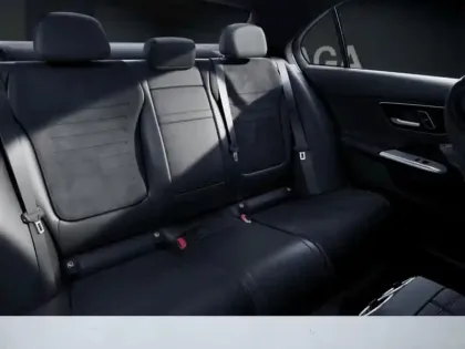 Photo 38 Mercedes Classe C Gén. V (W206) Ph1 AMG Line + 4