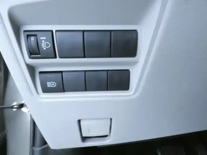 Photo 16 Toyota Yaris Hybride 116h Iconic / Toit panoramique