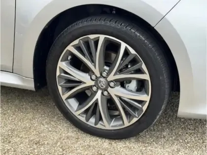 Photo 10 Toyota Yaris Hybride 116h Iconic / Toit panoramique