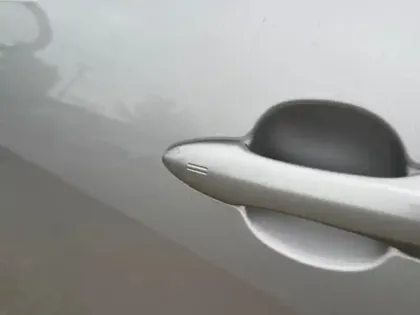 Photo 7 Toyota Yaris Hybride 116h Iconic / Toit panoramique