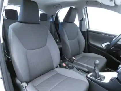 Photo 15 Toyota Yaris 70 VVT-i Dynamic France Business