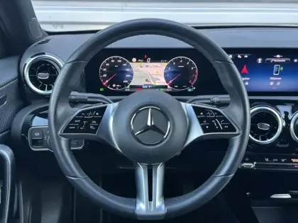 Photo 15 Mercedes Classe A 180 Berline Progressive Line