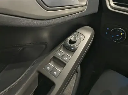 Photo 5 Ford Focus 1.0 Flexifuel mHEV 125ch Titanium X Business