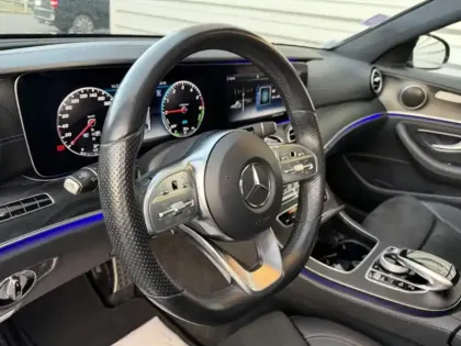 Photo 16 Mercedes Classe E Berline 300 de AMG Line