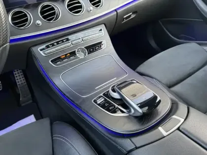 Photo 18 Mercedes Classe E Berline 300 de AMG Line