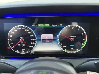 Photo 24 Mercedes Classe E Berline 300 de AMG Line