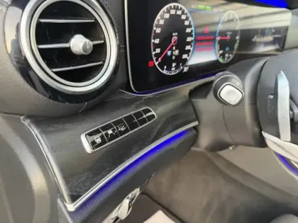 Photo 13 Mercedes Classe E Berline 300 de AMG Line