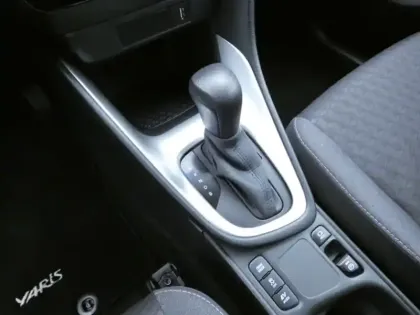 Photo 14 Toyota Yaris Hybride 116h Design