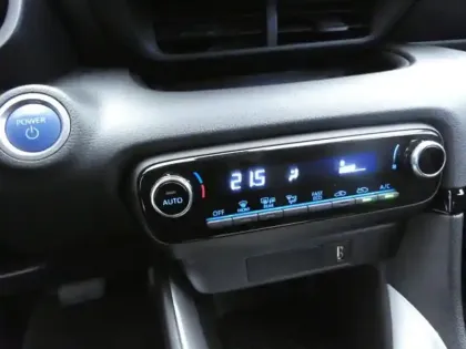 Photo 13 Toyota Yaris Hybride 116h Design