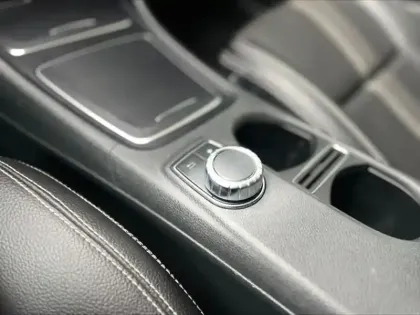 Photo 14 Mercedes GLA 180 Sensation