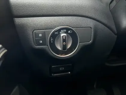 Photo 15 Mercedes GLA 180 Sensation