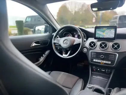 Photo 2 Mercedes GLA 180 Sensation