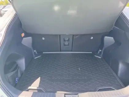 Photo 12 Toyota Yaris Hybride 1.5 HYBRID 116H DESIGN / PACK CARGO