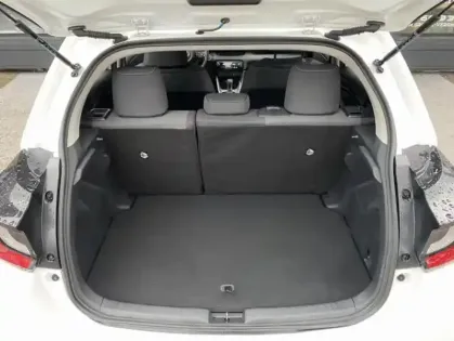 Photo 20 Toyota Yaris Hybride IV 116h Dynamic