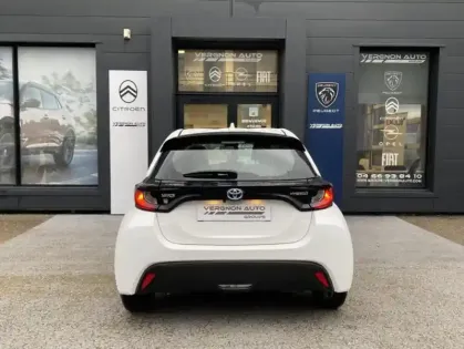 Photo 24 Toyota Yaris Hybride IV 116h Dynamic