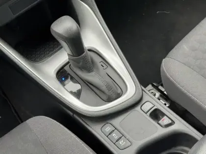 Photo 16 Toyota Yaris Hybride 116h Design / Pack confort