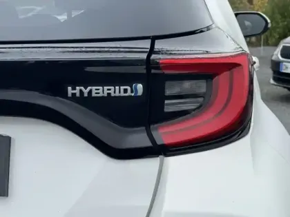 Photo 11 Toyota Yaris Hybride 116h Design / Pack confort