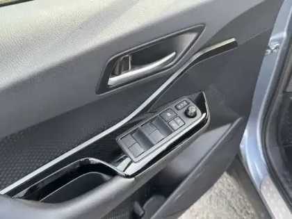 Photo 15 Toyota C-HR 1.8 Hybride 122 Edition MY22 ch