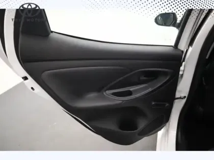 Photo 19 Toyota Yaris 70 VVT-i Dynamic Business