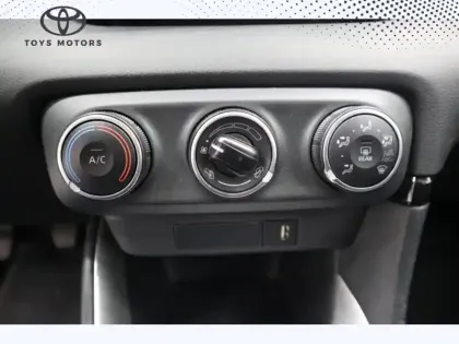 Photo 13 Toyota Yaris 70 VVT-i Dynamic Business