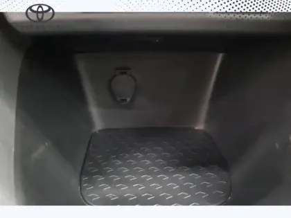 Photo 14 Toyota Yaris 70 VVT-i Dynamic Business