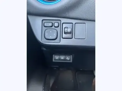 Photo 16 Toyota Yaris Hybride 1.5 VVT-I HYBRID Cyan Edition