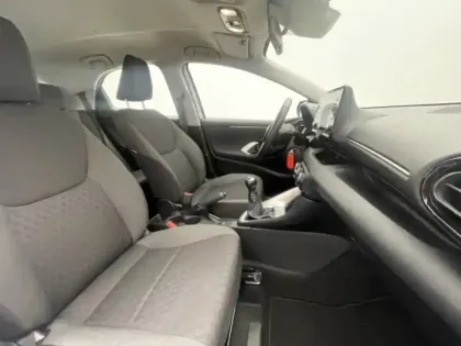 Photo 19 Toyota Yaris 70 VVT-i Dynamic