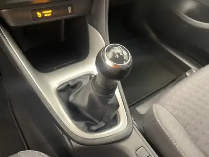 Photo 11 Toyota Yaris 70 VVT-i Dynamic