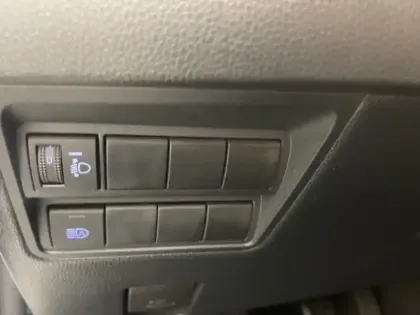 Photo 15 Toyota Yaris 70 VVT-i Dynamic