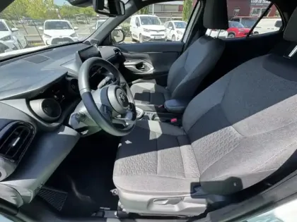 Photo 12 Toyota Yaris Hybride 1.5 HYBRID 116H DESIGN / PACK CARGO