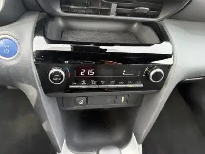 Photo 19 Toyota Yaris Hybride 1.5 HYBRID 116H DESIGN AWD AUTO