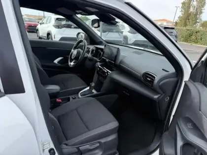 Photo 13 Toyota Yaris Hybride 1.5 HYBRID 116H DESIGN AWD AUTO