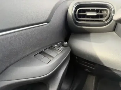 Photo 26 Toyota Yaris Hybride 1.5 HYBRID 116H DESIGN AWD AUTO